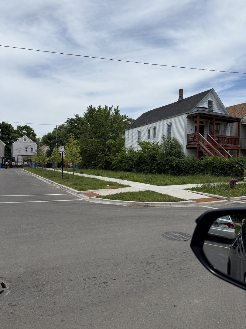 2056 W 52nd Place, Chicago, IL