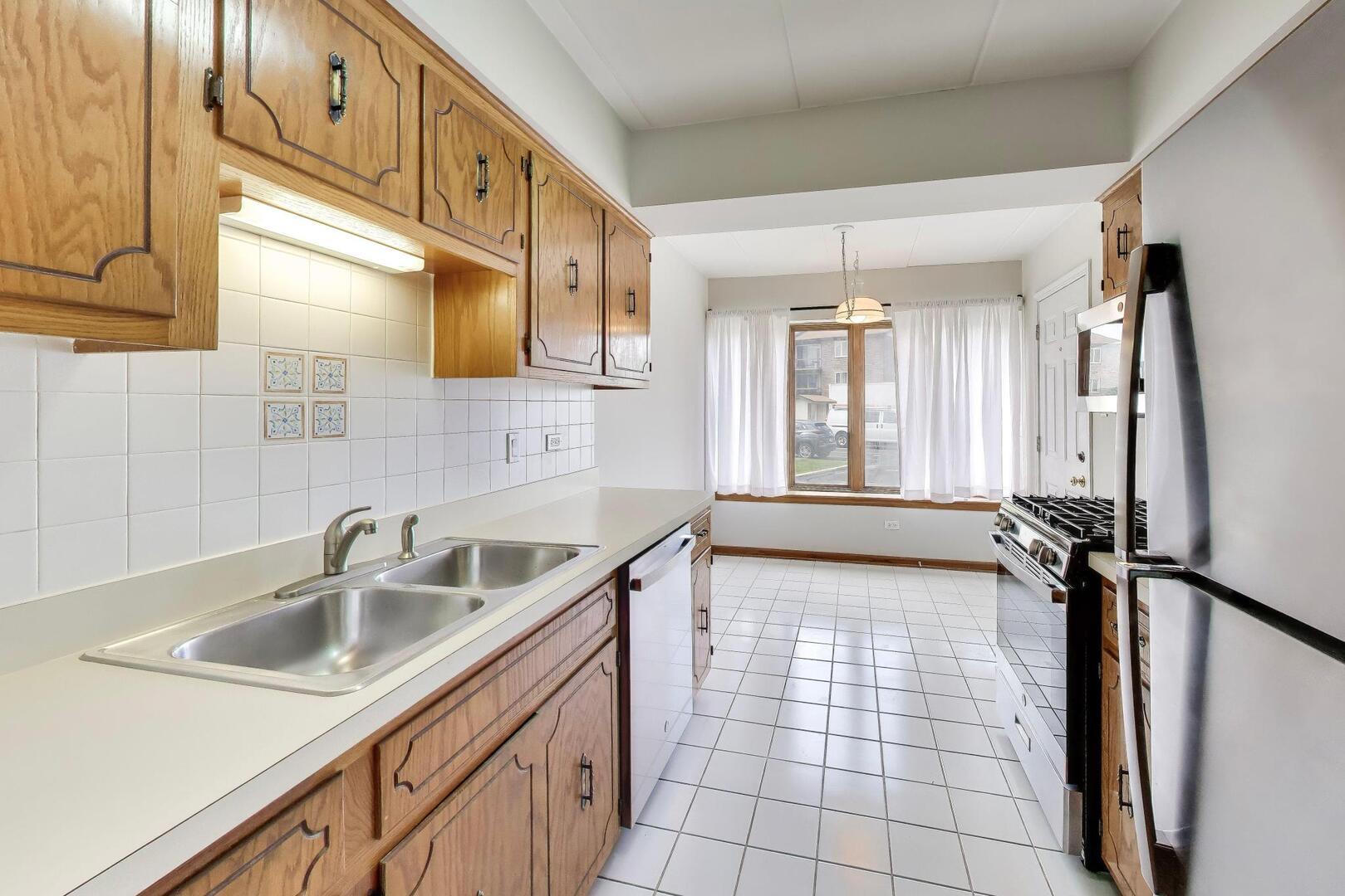 4932 Circle Court #502, Crestwood, IL