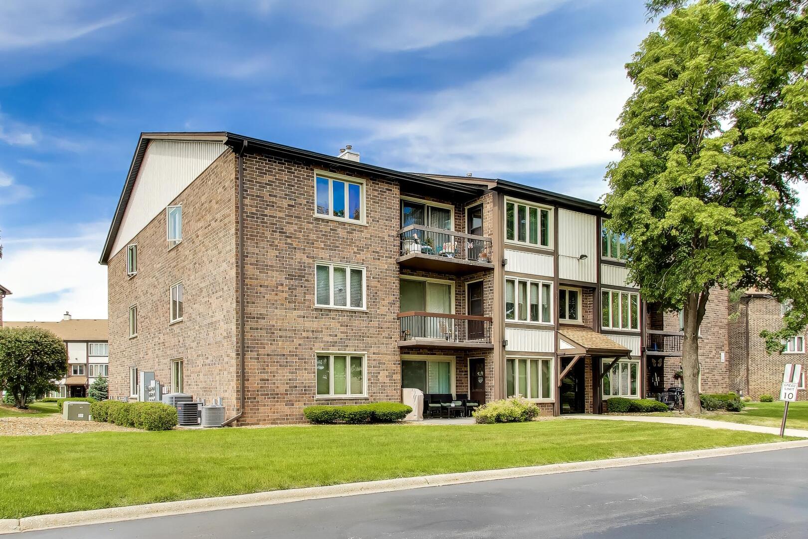 4932 Circle Court #502, Crestwood, IL