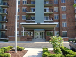 9355 Irving Park Road #213, Schiller Park, IL