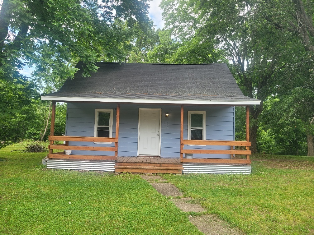 301 E Olive Street, Mcleansboro, IL