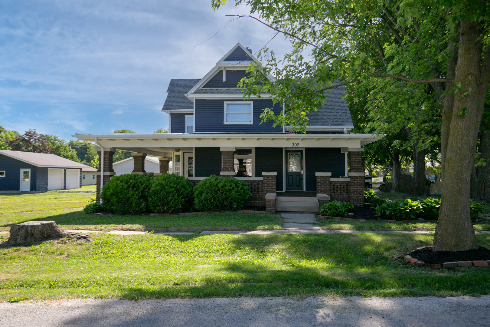 302 S WASHINGTON Street, Joy, IL