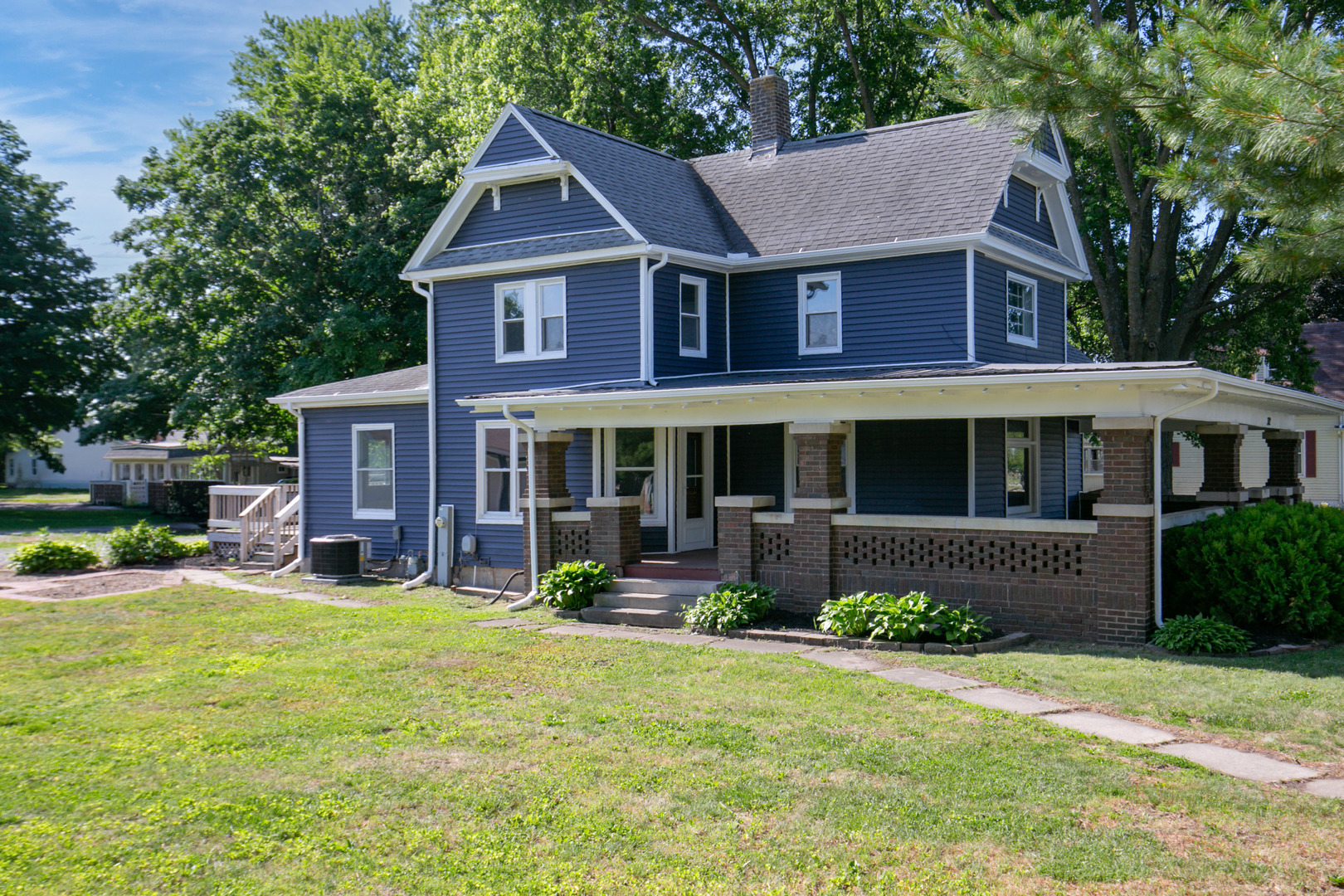 302 S WASHINGTON Street, Joy, IL