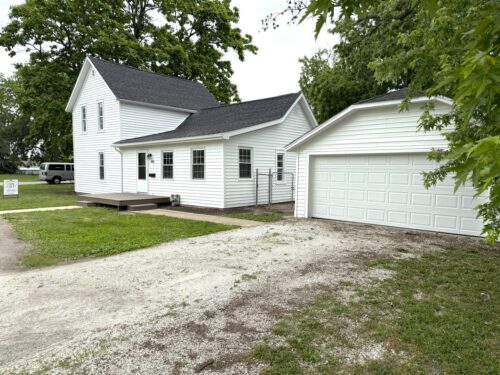 409 E Chestnut Street, Paxton, IL