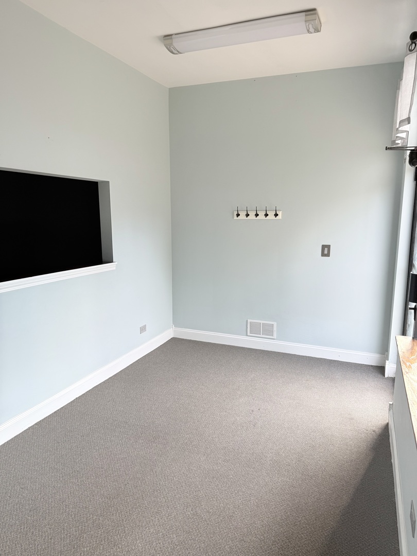 4937 W Foster Avenue, Chicago, IL