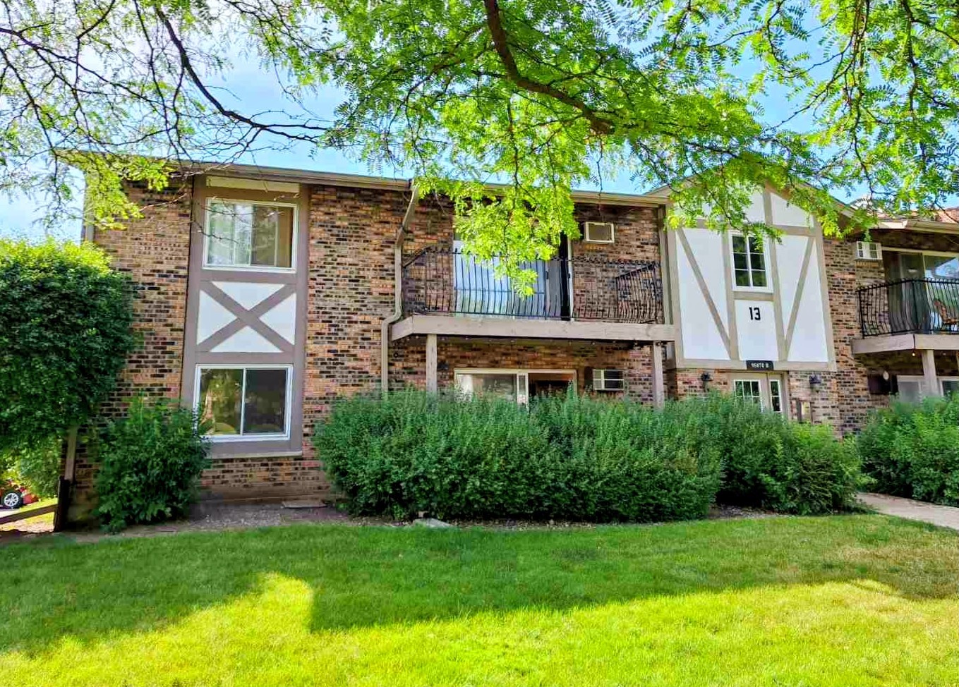 9S070 Lake Drive #108, Willowbrook, IL