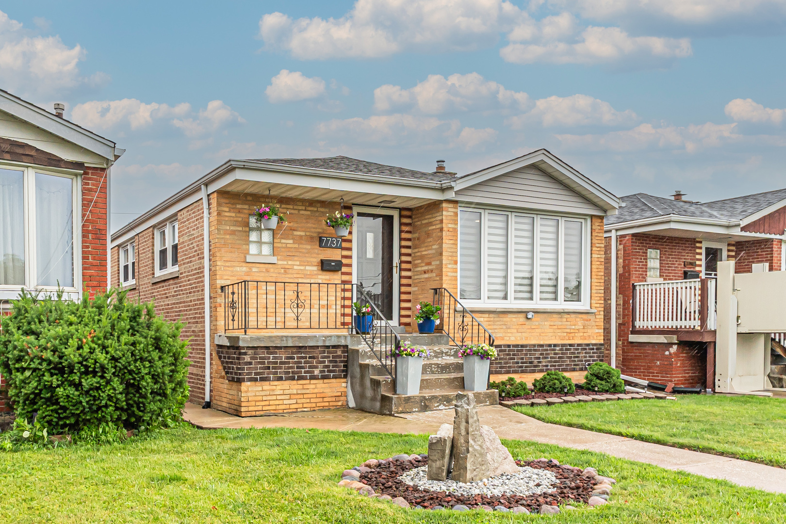 7737 Meade Avenue, Burbank, IL
