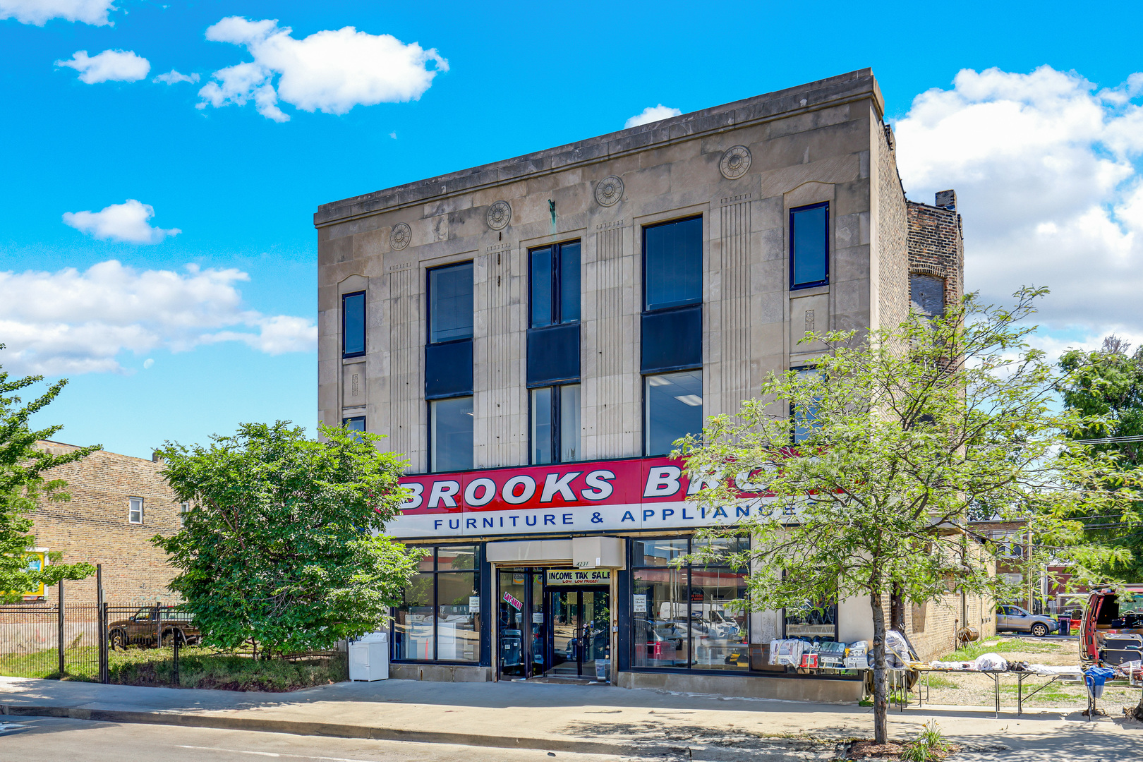 4231 W Madison Street, Chicago, IL
