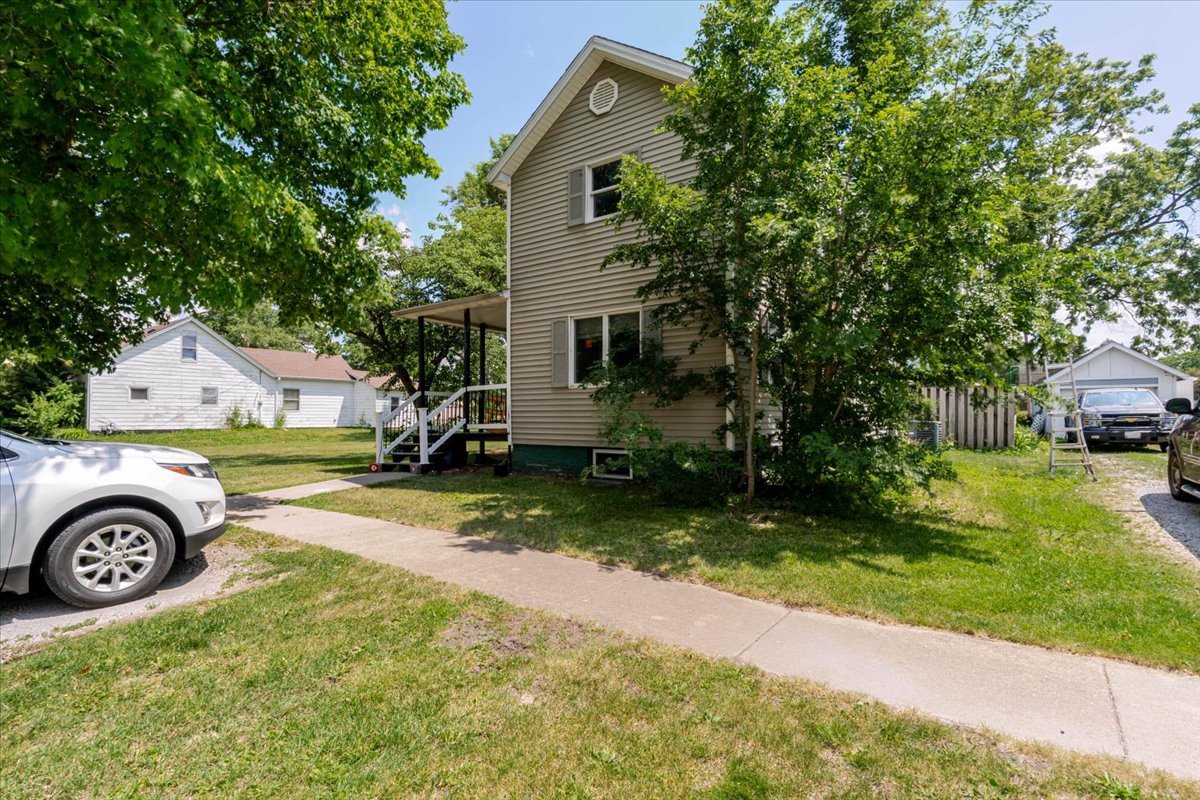 340 W 1st Street, El Paso, IL