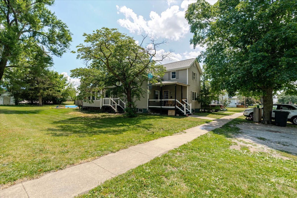 340 W 1st Street, El Paso, IL