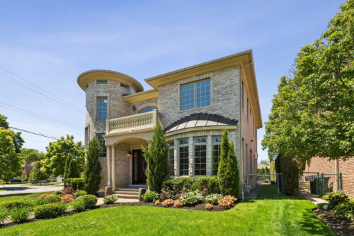 7000 N Kilpatrick Avenue, Lincolnwood, IL