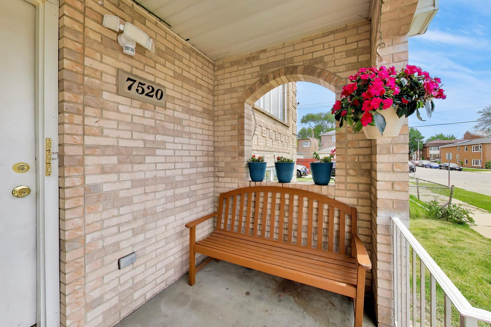 7520 W 61st Street #2, Summit, IL