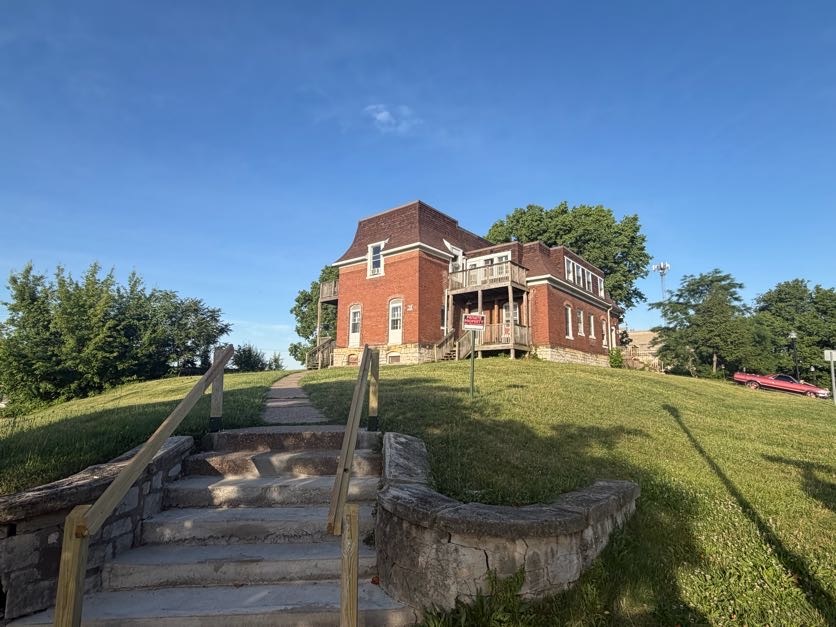 620/26 N Perry Street, Davenport, IA