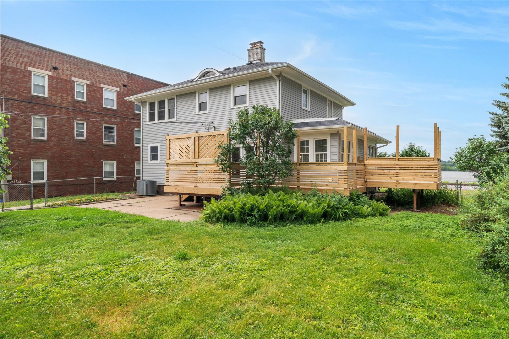 732 River Drive, Bettendorf, IA