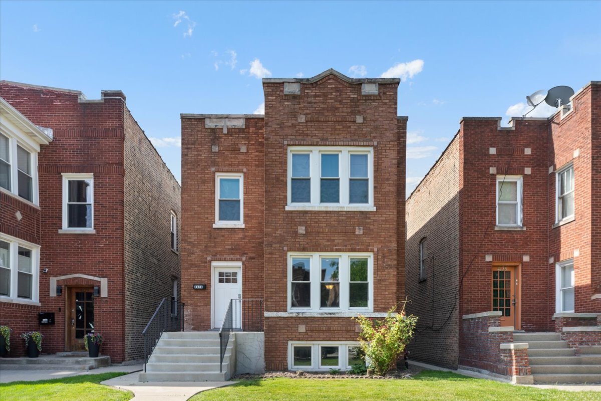 4131 W Nelson Street, Chicago, IL