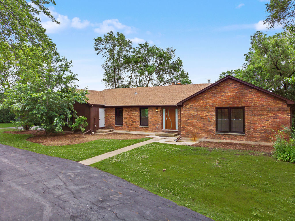 15 Turning Shore Drive, South Barrington, IL