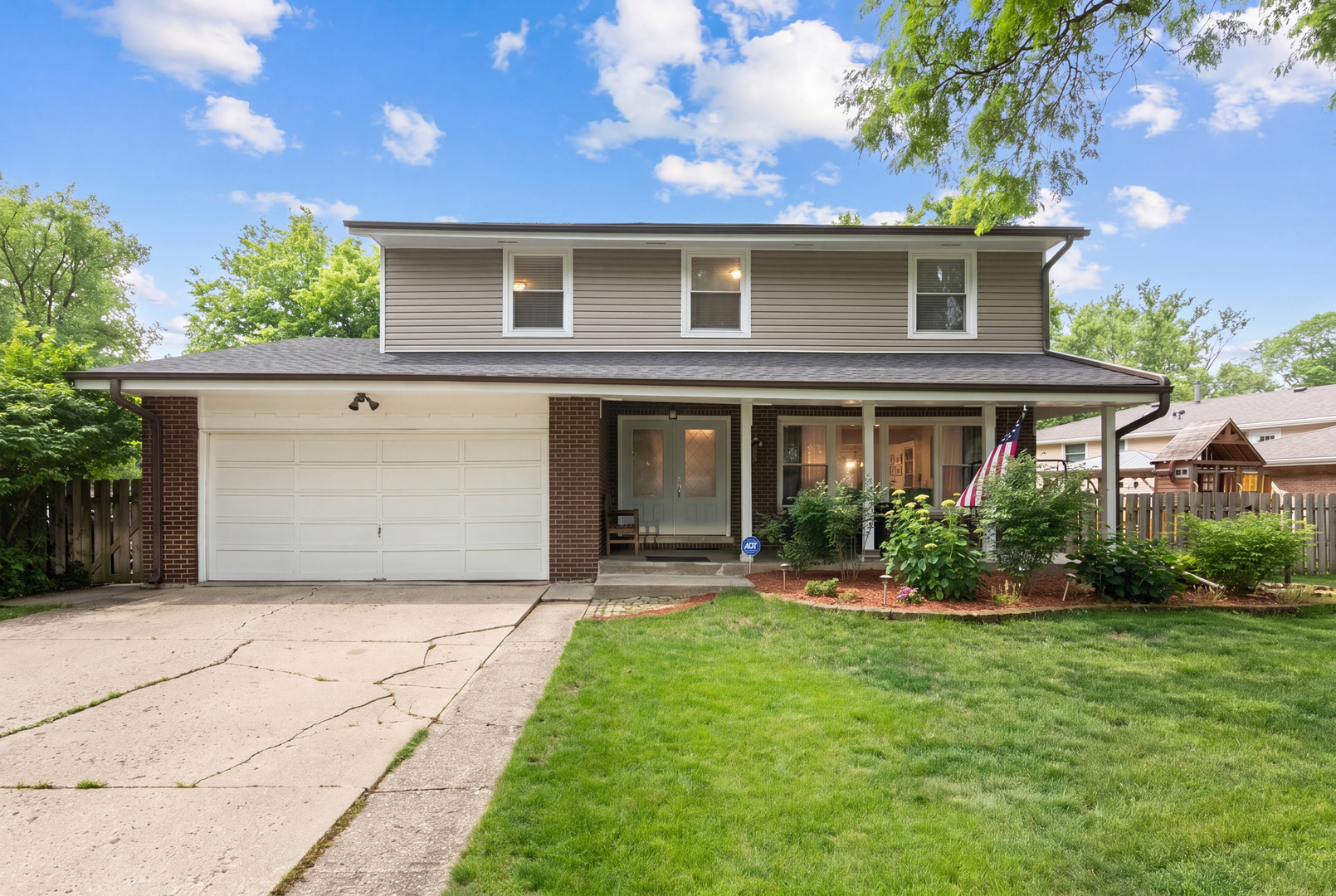 2005 E Cayuga Lane, Mount Prospect, IL