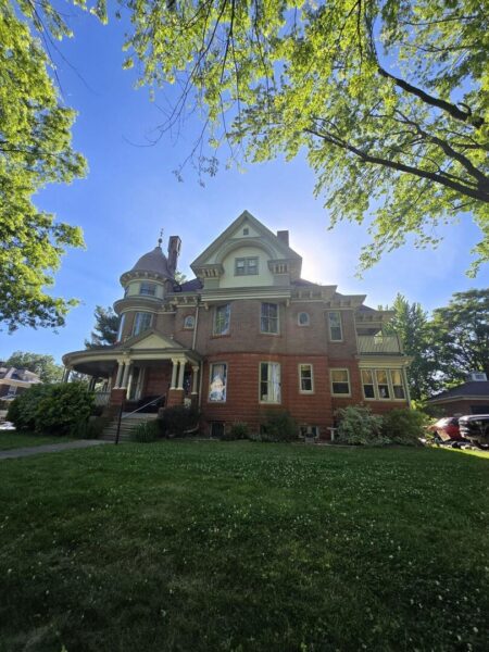 320 E 2nd Avenue, Monmouth, IL