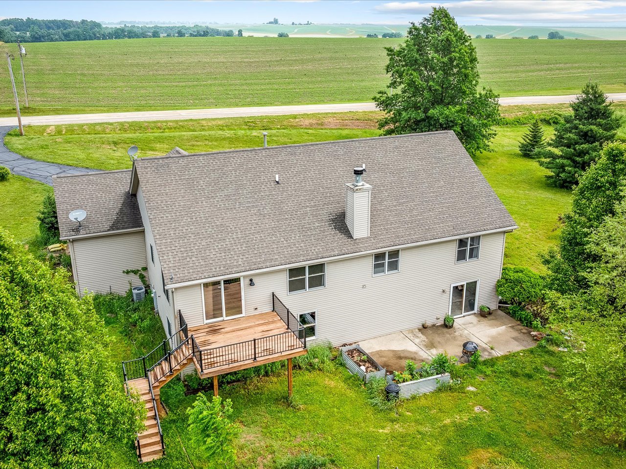 13728 Yale Bridge Road, Durand, IL