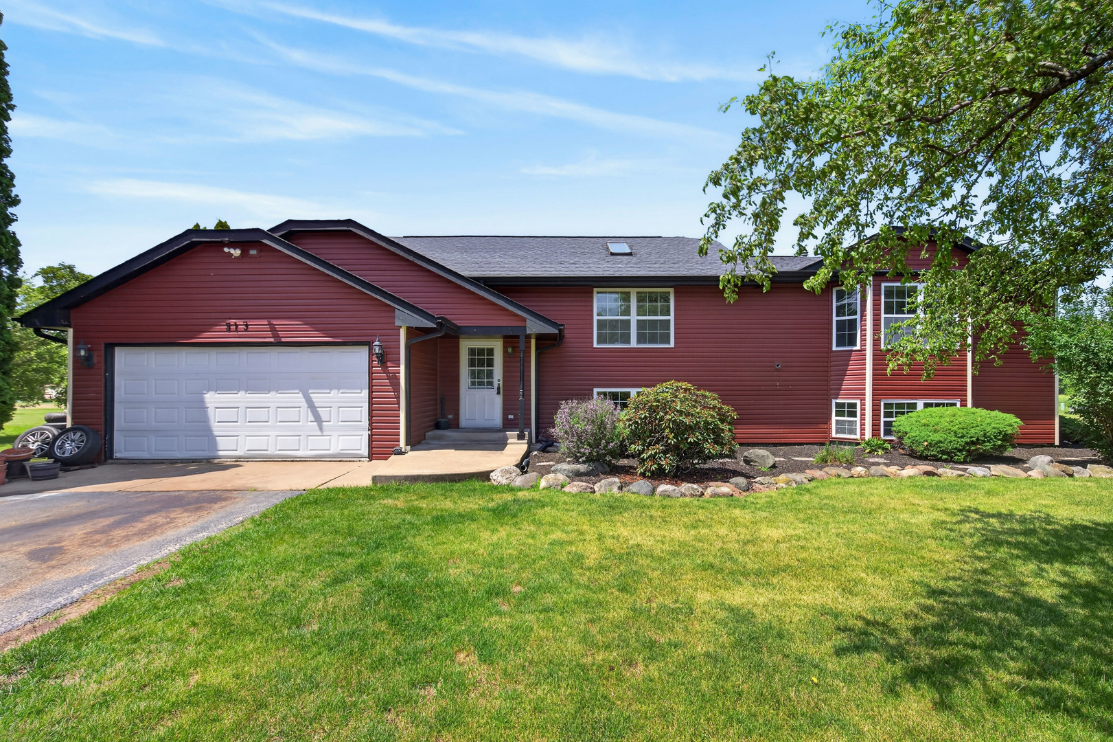 513 Pembroke Road, Poplar Grove, IL
