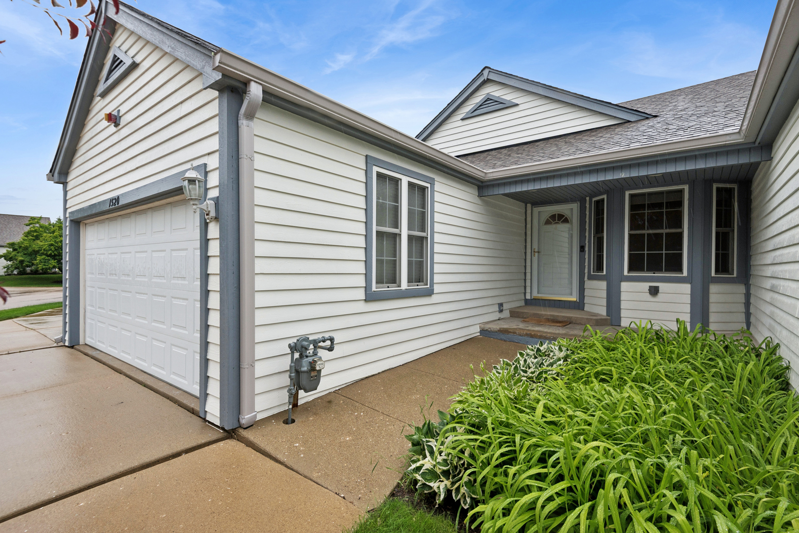 1520 QUEEN ANN Lane, Gurnee, IL