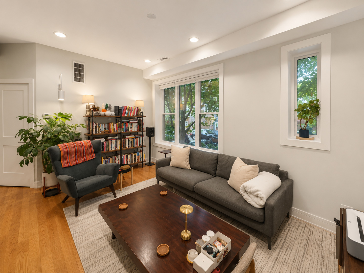 2604 N Drake Avenue #1R, Chicago, IL