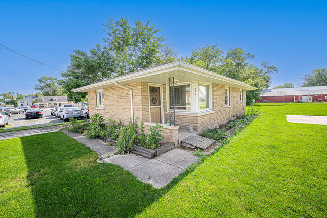 6678 S State Route 1, St. Anne, IL