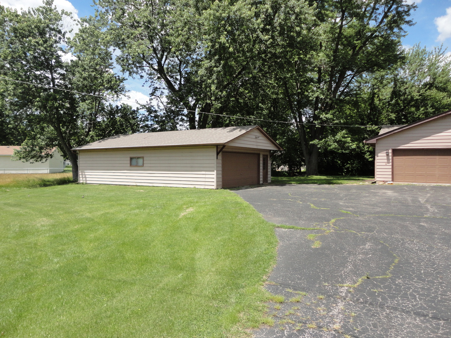 360 S Washington Street, Braidwood, IL
