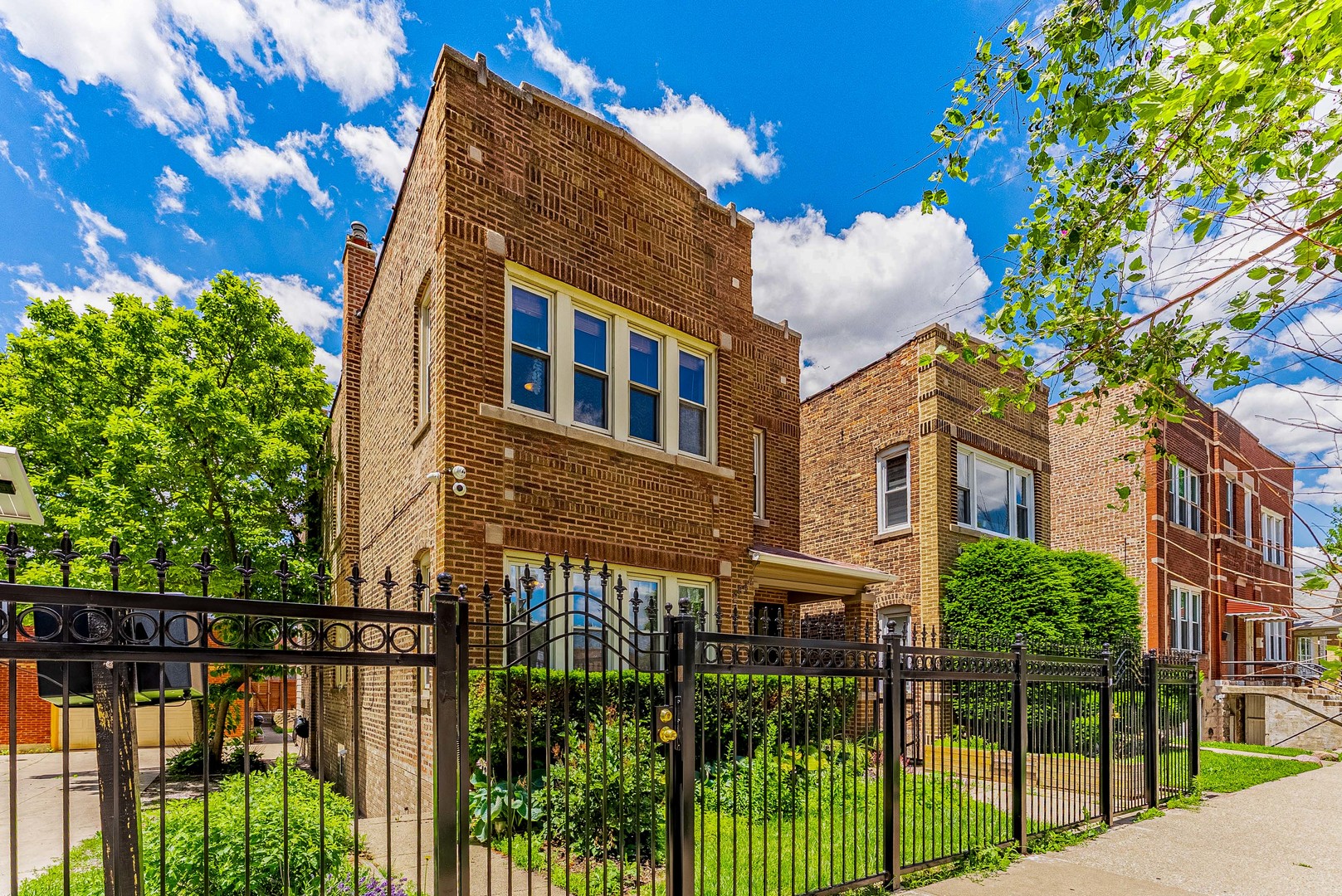 2844 S Throop Street, Chicago, IL