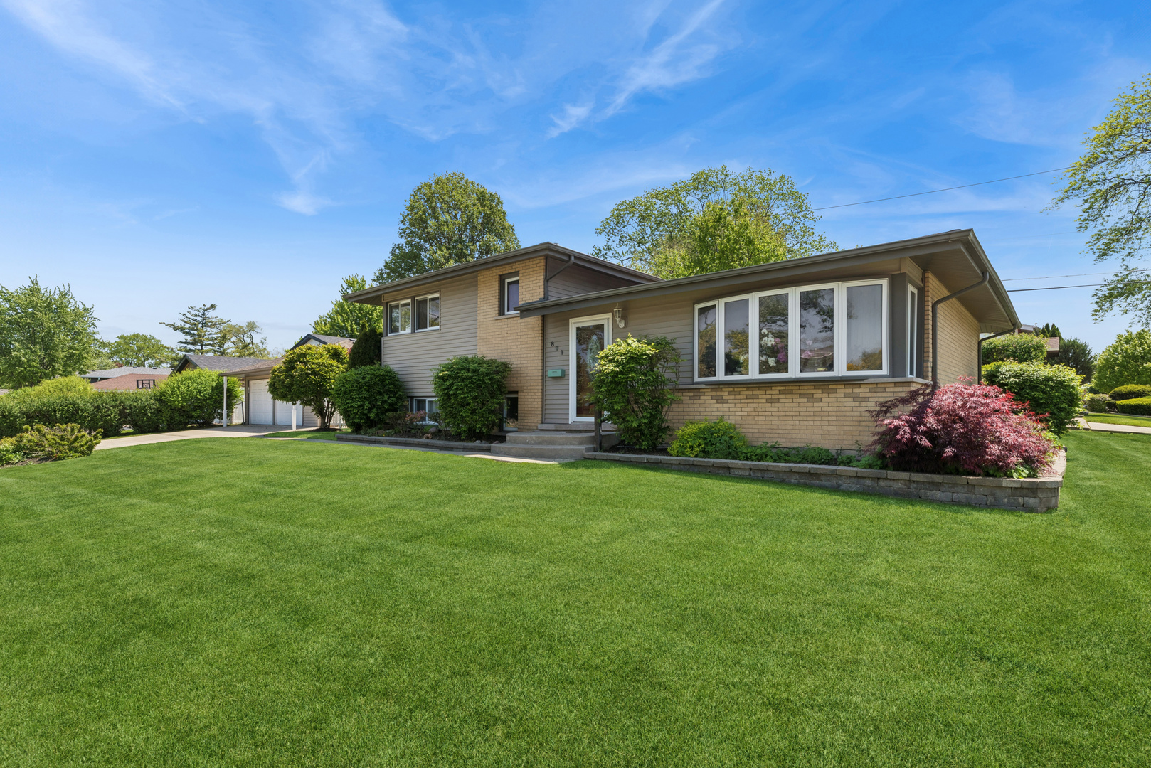 801 E Greenwood Drive, Mount Prospect, IL