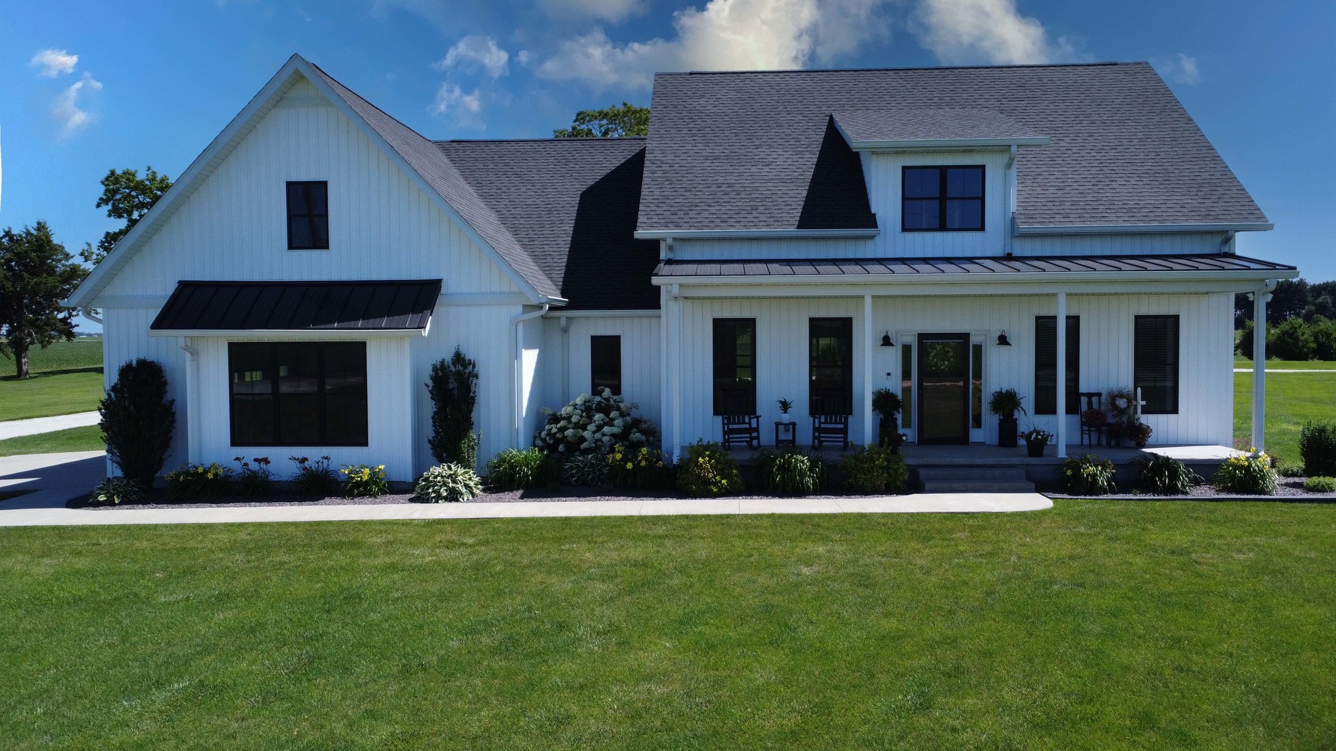 1770 E 1700 North Road, Watseka, IL