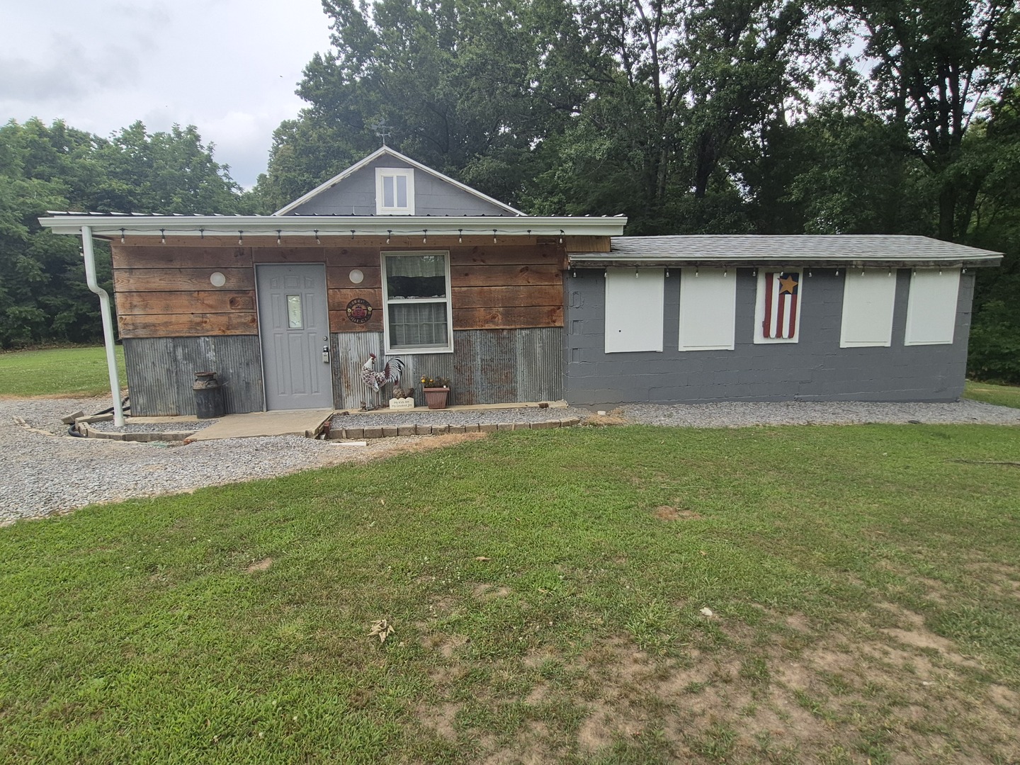250 Lakeview Road, Galatia, IL