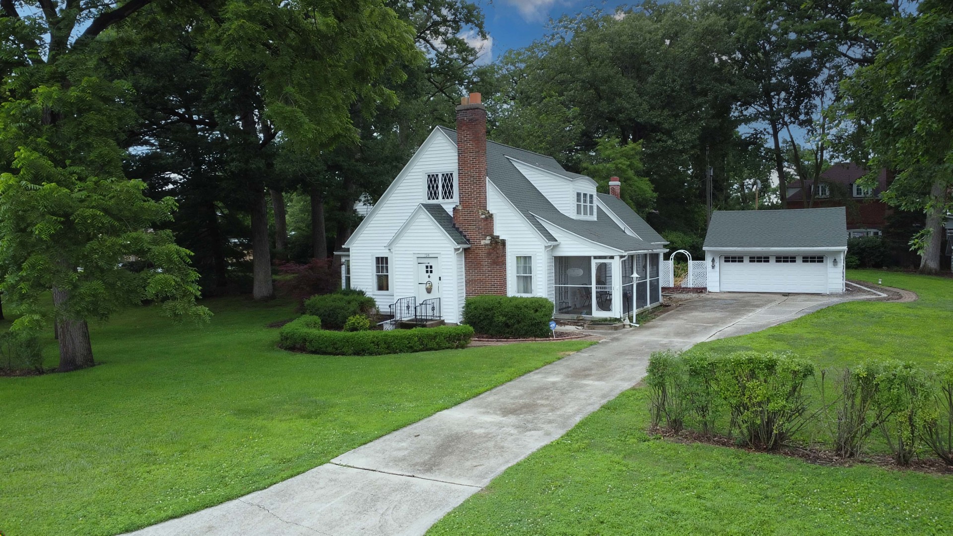 120 E Washington Avenue, Watseka, IL